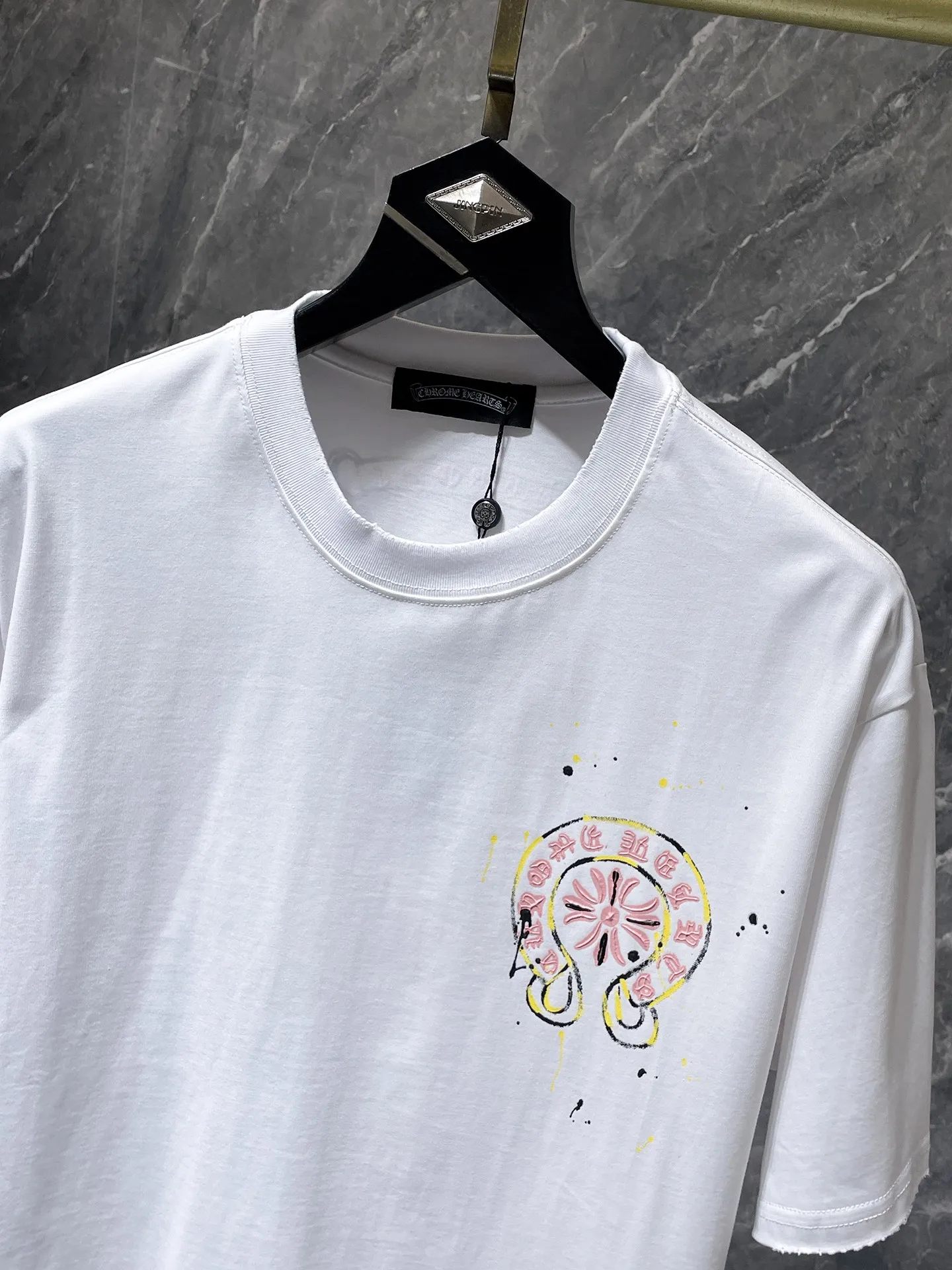P150 new Chrome Hearts 25ss high-end version for summer! ! High-weight, environmentally friendly and high-quality top-quality fabric 280g Crow Sanskrit hand-painted scratched foam short-sleeves. Counter synchronization. 1:1 replica version. Recommended color: black white. Size: S, M, L, XL